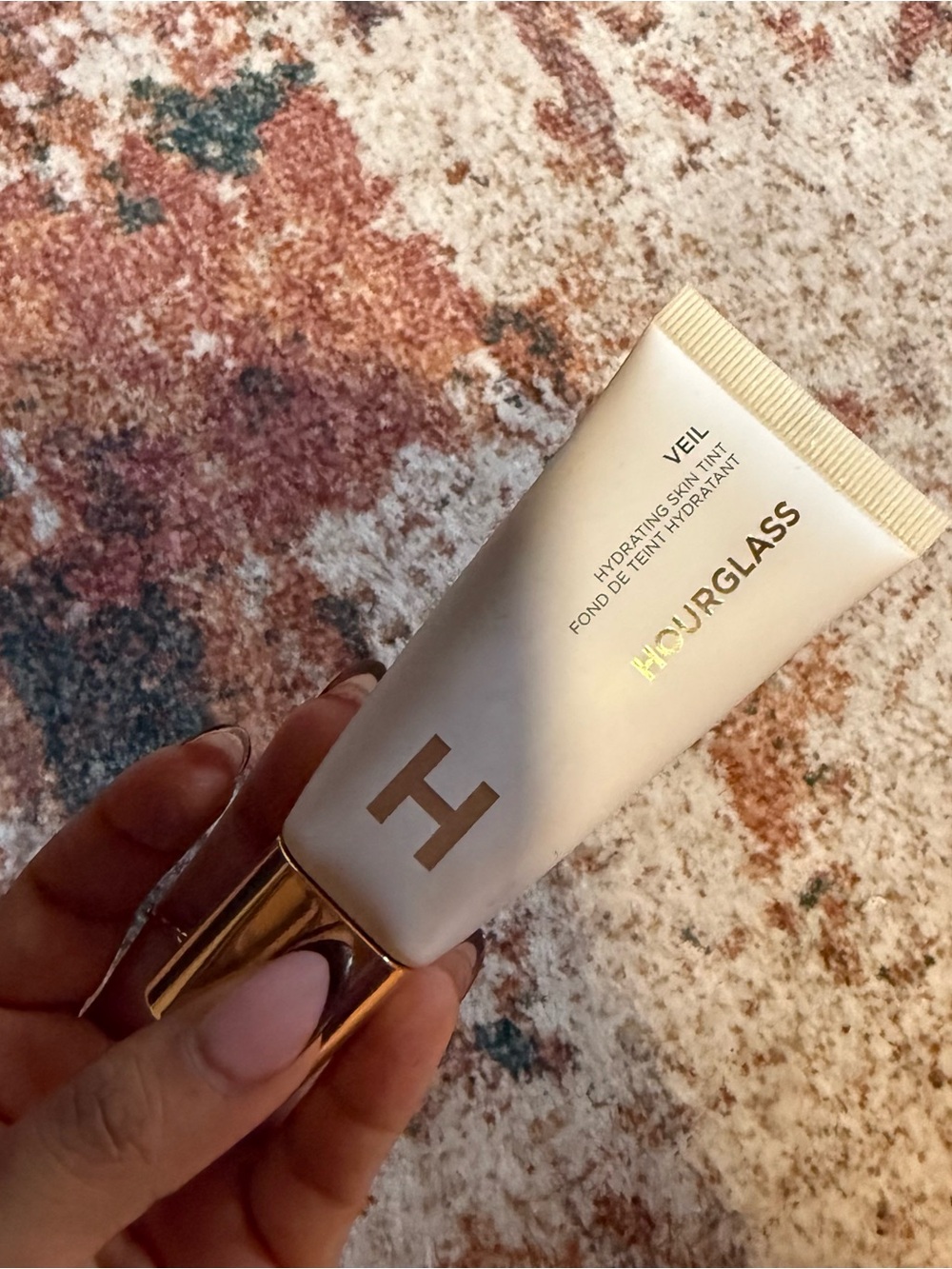 Hourglass Veil Hydrating Skin Tint - Cream / Gold Accent